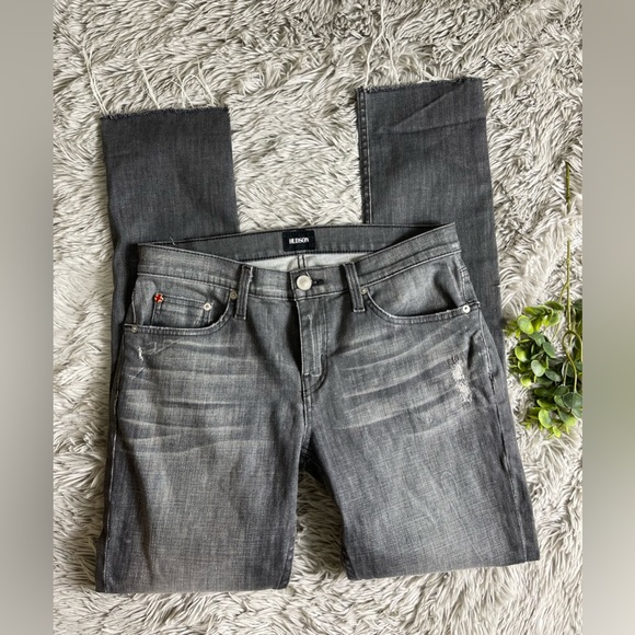 Hudson Jeans Denim - Hudson Skylar relaxed slim straight grey distressed jean. Tag=26, fit=28-29-30.